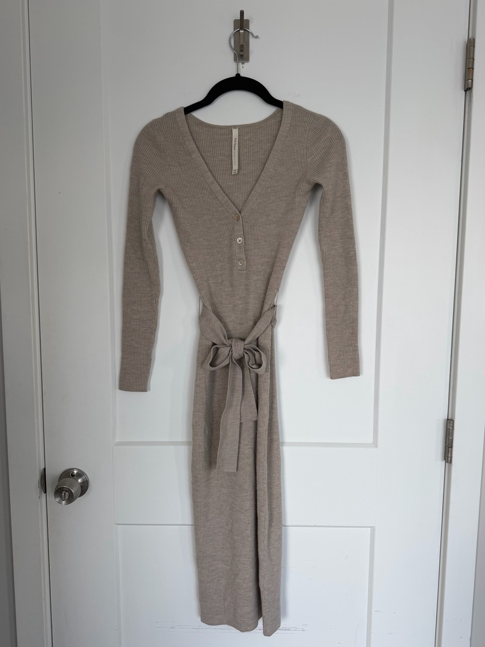 Babaton Beige Ribbed V-Neck Long Sleeve Tie-Waist Knit Dress
